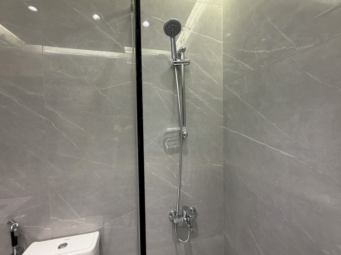 Bathroom 3, 004 JRE apartment with stunning boulevard veiw, Wadi Essier