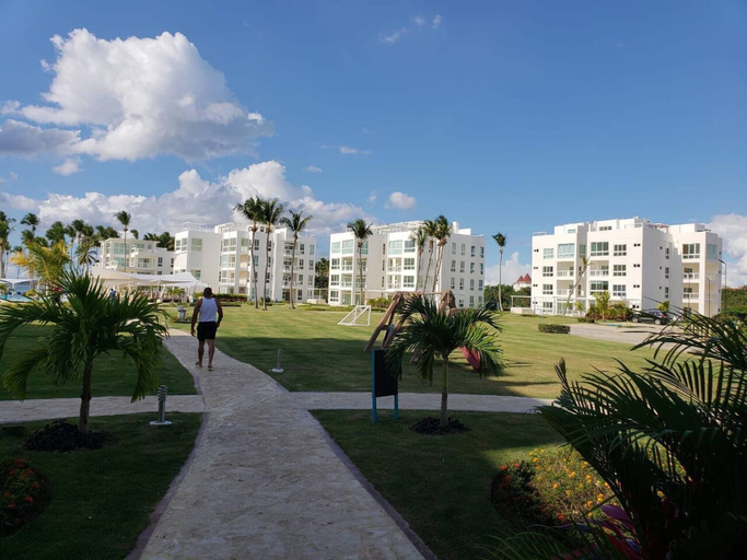 Property grounds 3, Residencial la Ensenada, on Playa Nueva Romana, Ramón Santana