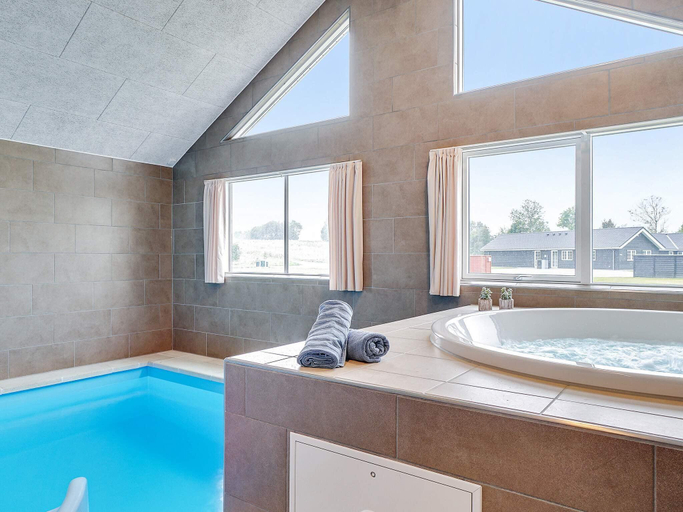 Bathroom 4, 5 star holiday home in Grenaa, Norddjurs