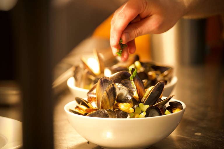 Food & Drinks 5, Wynnstay Hotel, Powys