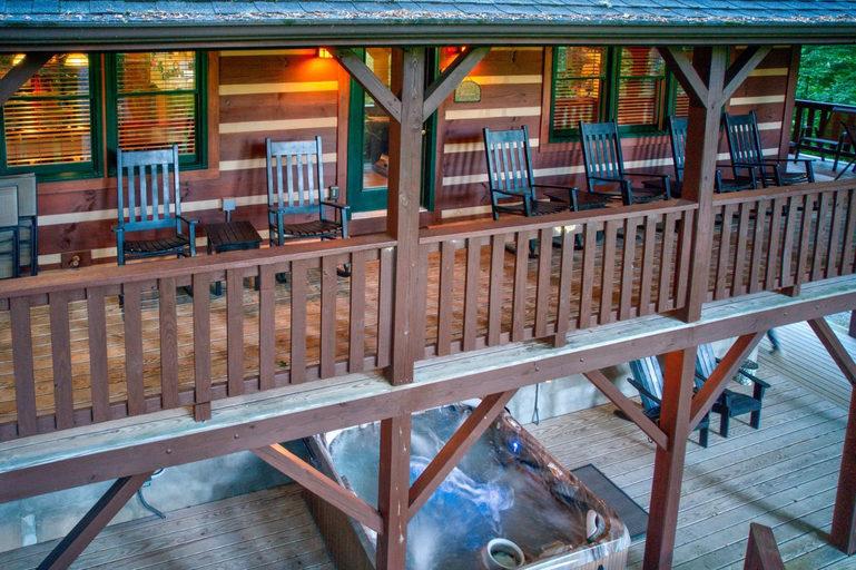 5, Carolina Charm - Hot Tub - Pool Table - Fire Pit-, Watauga