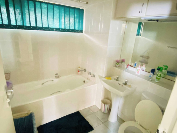 Bathroom 3, Amanzimtoti Beach Accommodation, eThekwini
