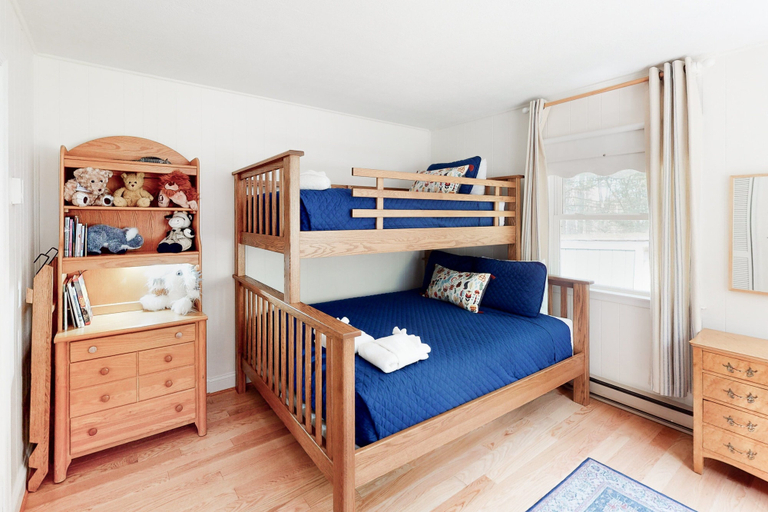 Room 4, Lakefront Home With Granite Counters, Fireplace, Lake Views, & Dock, Louisa