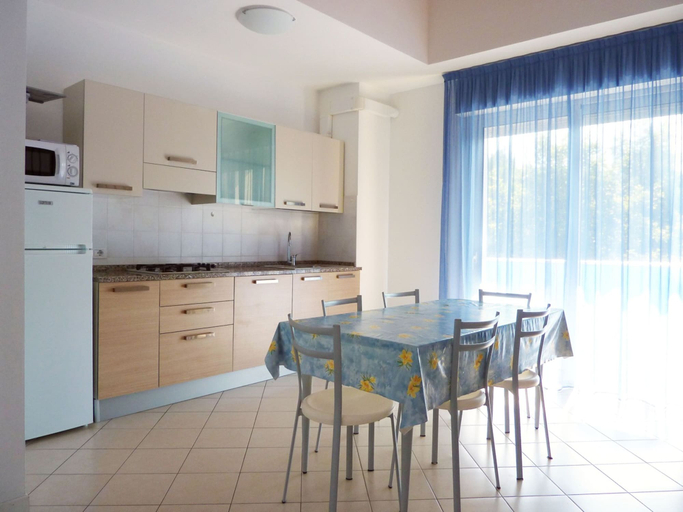 Dining room 2, Spacious Apartment With Terrace Near the Beach, Venezia