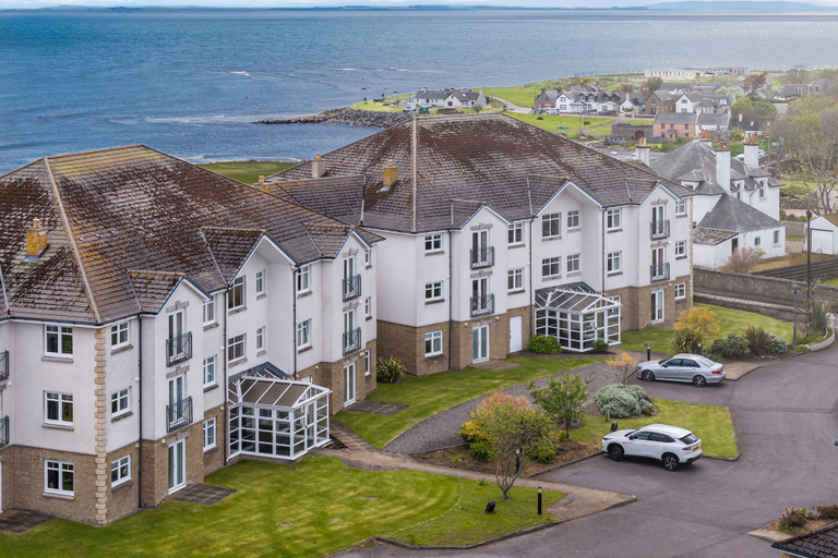 Room 5, No 18 The Links Apartment Brora, Highland