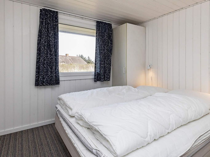 Bedroom 2, 8 person holiday home in Blåvand, Varde