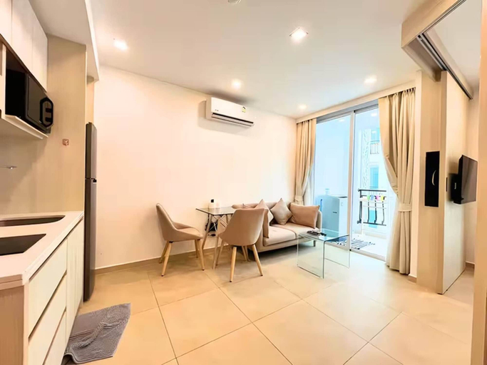 Living room, Great Location At Pattaya - Affordable Luxury, Pattaya