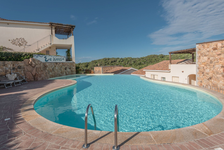 Pool 5, Elegant Residence Ea Bianca 2 Bedroom With Sea View - Extra Bed Available, Olbia-Tempio