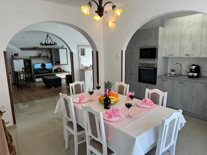 Private kitchen 2, House Relax Residence, Marčana