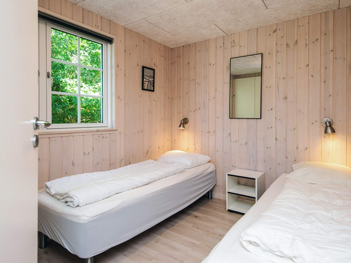 Bedroom 3, 5 star holiday home in Blåvand, Varde