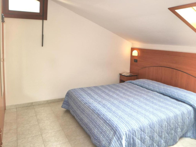 Room, Bright Accommodation 30m From the Beach in Lignano, Udine
