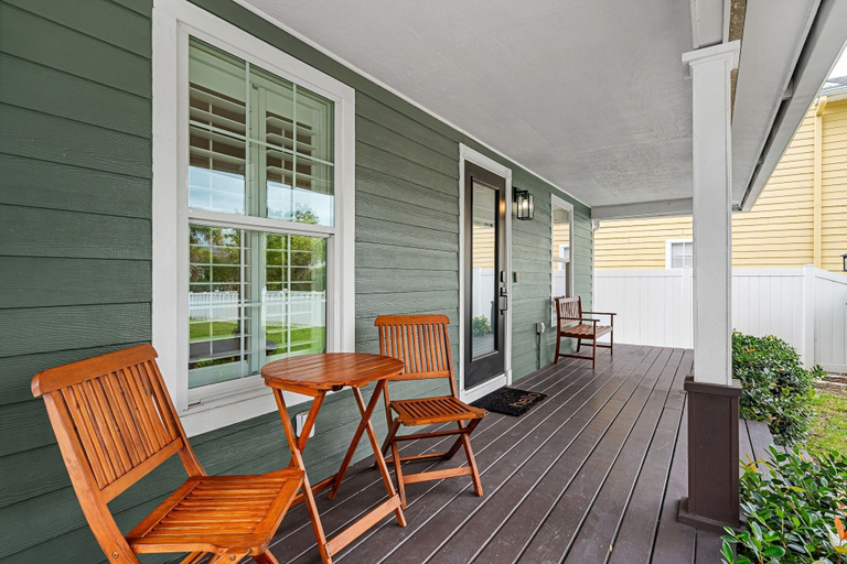 Outdoor dining 5, Sunshine Retreat 4 Bedroom Home, Sarasota