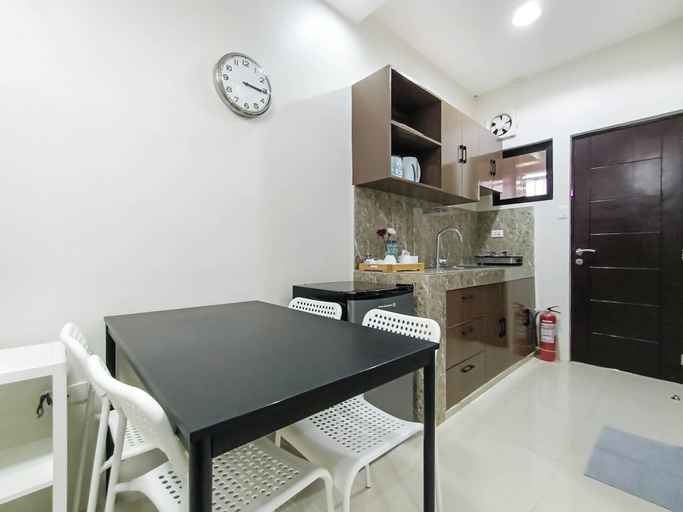 Dining room, Manzil Anilao B&B 2 bdr apt U4, Mabini
