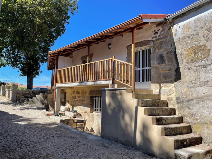 Exterior 2, Charming Tourém Retreat 3 Bedroom House With Stunning Views, Montalegre