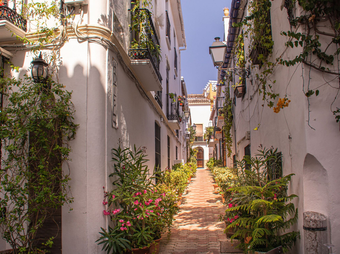 Garden 5, 2 Bed Gf Apt Near Puerto Banus, Málaga
