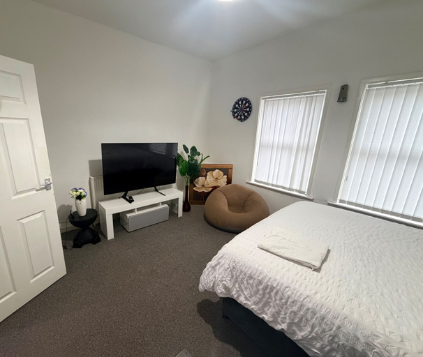 Room 2, Kensington Studio, 2nd-floor City Base, Sefton