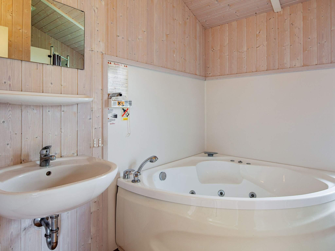 Bathroom 3, 4 star holiday home in Groemitz, Ostholstein