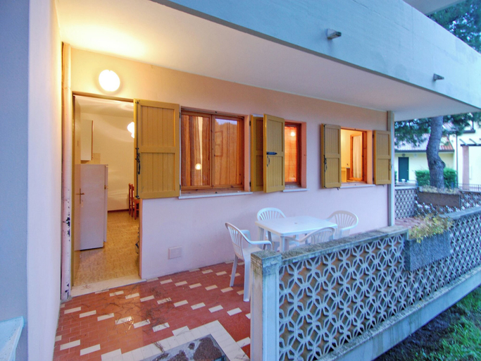 Property entrance, Family Home With Private Garden and Terrace, Rovigo