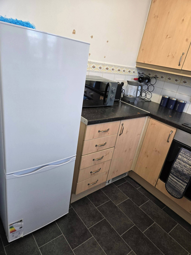 Private kitchen, Tranquil Getaway in Wolverhampton - Perfect for Relaxation, Staffordshire