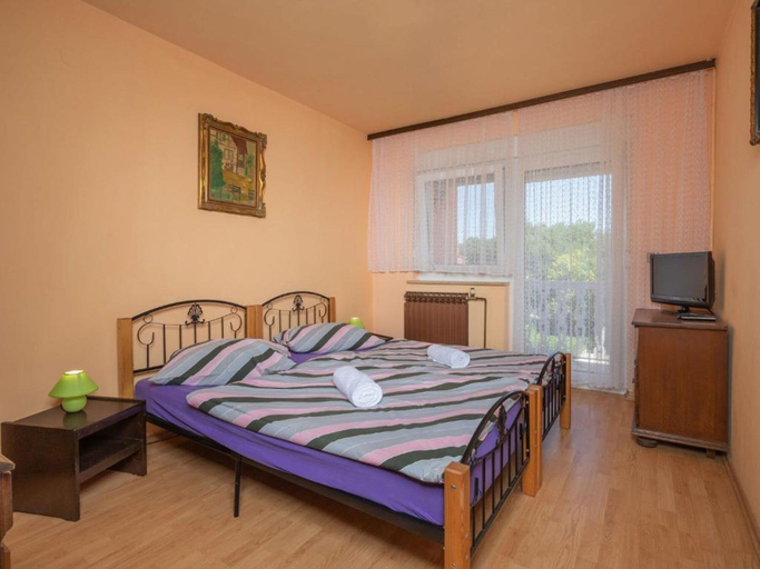 Room 4, House House Lola, Raša