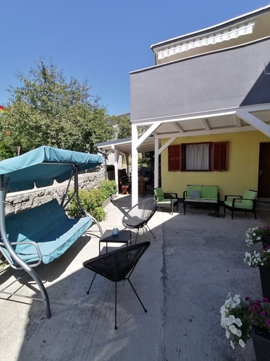 Courtyard 2, Rooms Andreja, Crikvenica