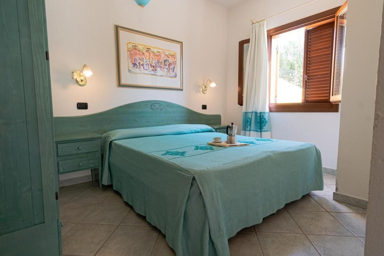 Room 2, Idyllic Residence Cala Viola 1 Bedroom Apartment Sleeps 3 No1414, Nuoro