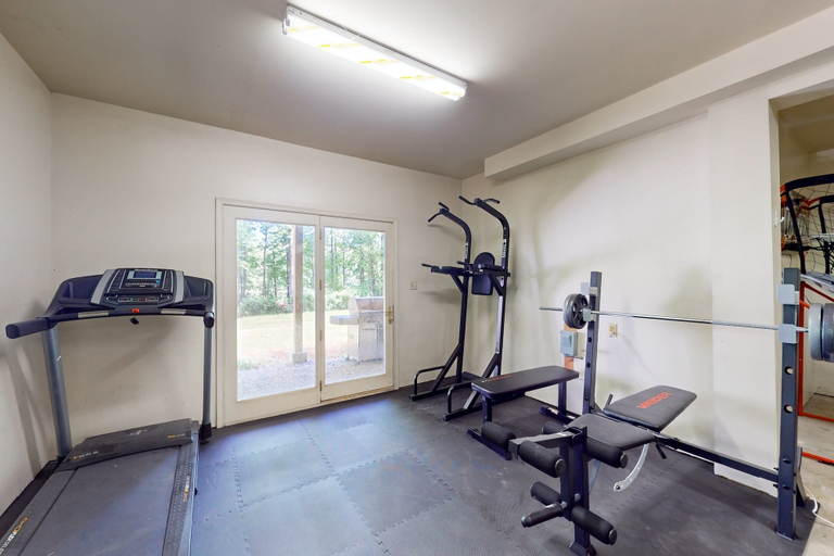 Fitness facility, Stunning Lakefront Retreat W/firepit, Game Room, & Water Views, Spotsylvania