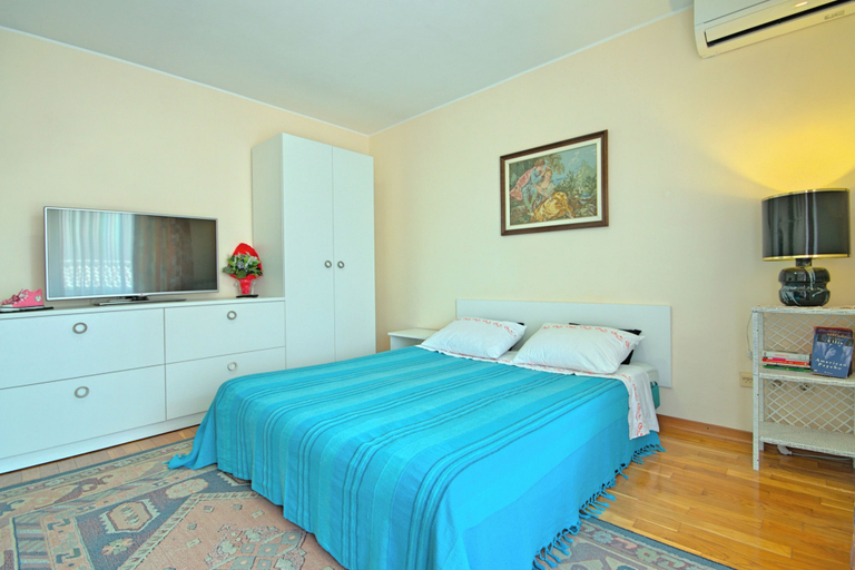 Room 2, Coastal Serene Stay in Umag, Umag