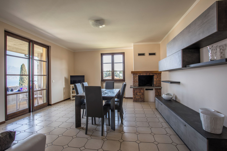 Dining room 3, Spacious Villa With Breathtaking Views, Brescia