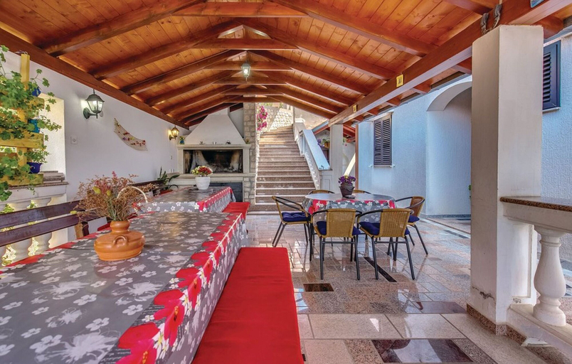 Food & Drinks 5, Apartments SKULIN, Novi Vinodolski