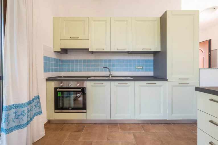 Interior 5, Sardinian Flat Close to Stunning Beaches, Nuoro