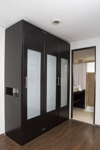 Others 5, Parioli Suites, Mexico City