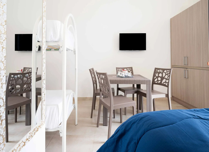 Room 3, Monolocale Vela Nuovo con Wi-fi, Clima e Giardino a Torre Lapillo, Lecce