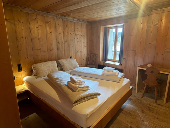 Others 4, Pensiunina - Pension - Sent, Inn
