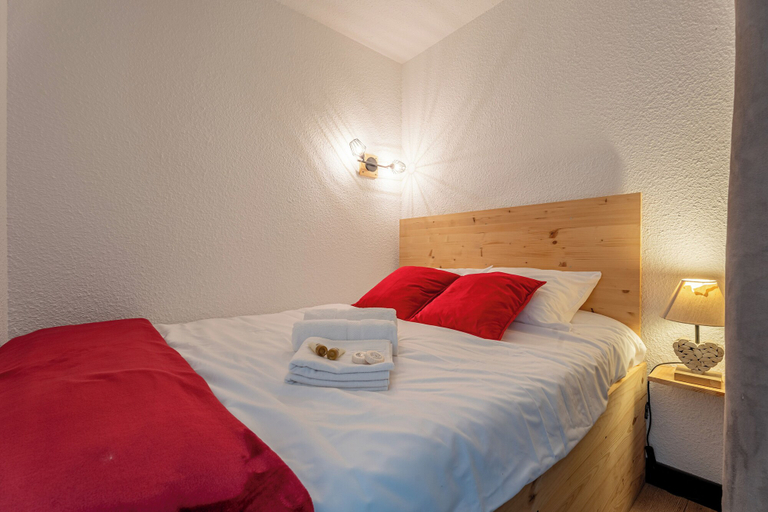 Bedroom 2, Cimes des caron, Savoie