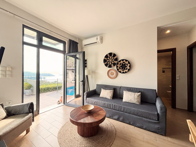 Living room 4, Superior 3-bedroom Villa Cassiope With Private Pool and Breathtaking Sea Views, Thessaly