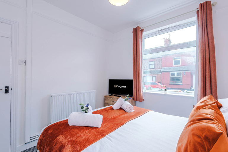 Room 3, Great 3-bed Home Perfect for Work Contractors, Cheshire West and Chester
