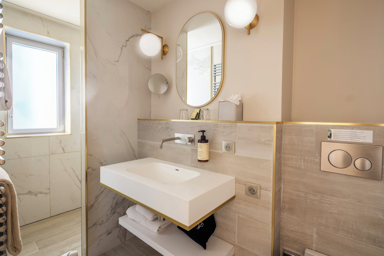 Bathroom 5, Ilot du Golf, BW Premier Collection, Alpes-Maritimes
