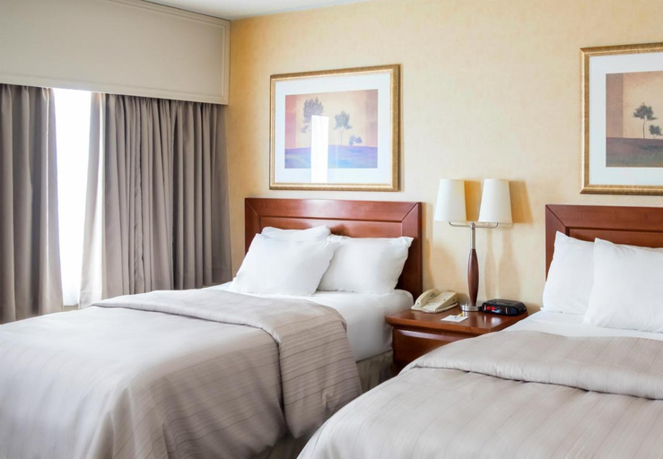 Bedroom 2, The Senator Hotel & Conference Center Timmins, Cochrane