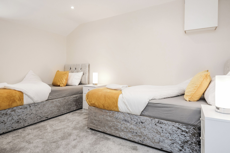 Bedroom 3, Bedford Hospitalsouth Wing4 Guests3 Bedswifi, Bedfordshire