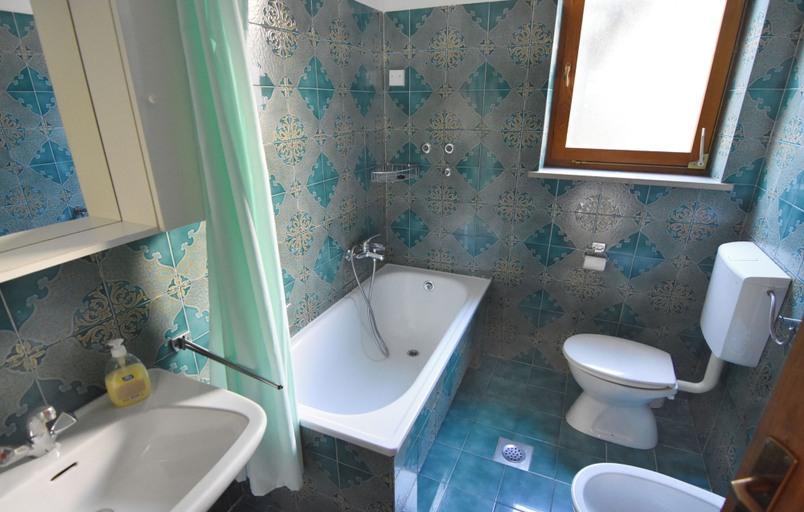 Bathroom 3, Quiet Retreat With Terrace, Umag