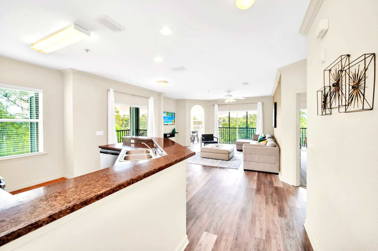 Interior 5, Upstay - Pet-friendly Suite w Pool, Sauna, Orange