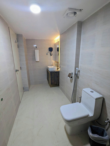 Bathroom 4, Hotel Royal Bengal Dhaka, Dhaka