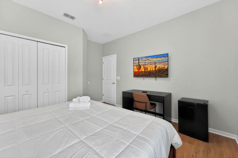 Room 4, Lux Sonoma Retreat Private Pool & Outdoor BBQ, Osceola