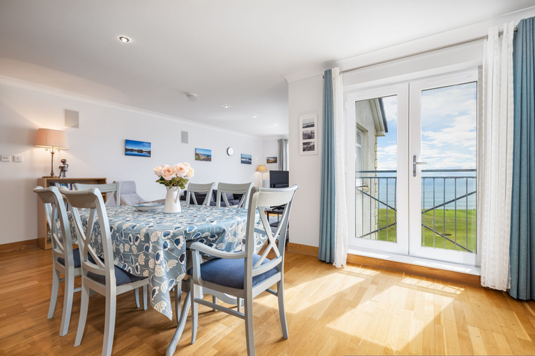 Room 2, No 18 The Links Apartment Brora, Highland