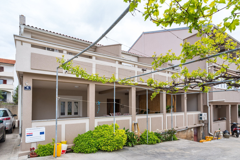 Exterior 2, Studio Apartments Near Center 2, Novalja