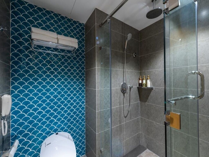 Bathroom 4, Crystal Hotel Qingdao Jimo Ancient City, Qingdao