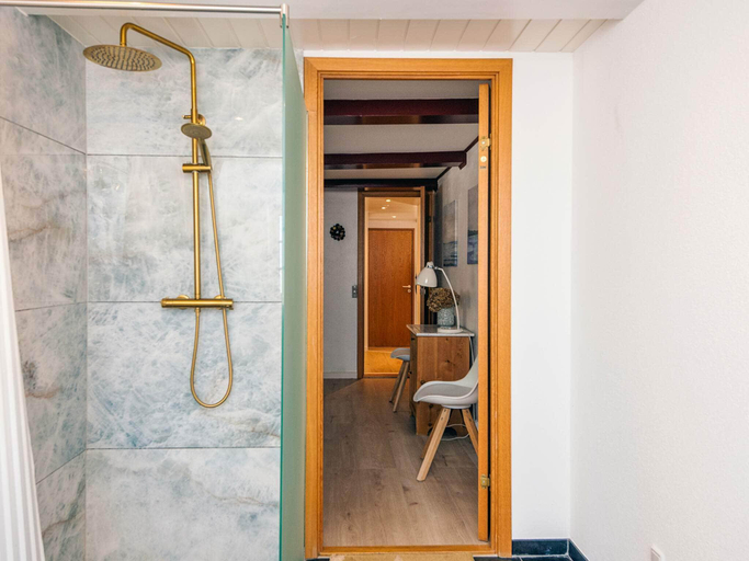 Bathroom 3, 6 person holiday home in Blåvand, Varde