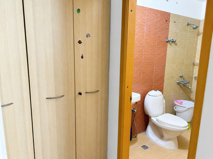 Bathroom 2, Cozy 2 1 Bedroom Apartment in Sahibzada Ajit Singh Nagar, Sahibzada Ajit Singh Nagar
