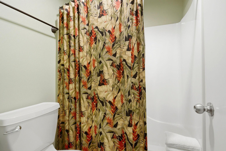 Bathroom 3, Phoenix 6 1111, Baldwin